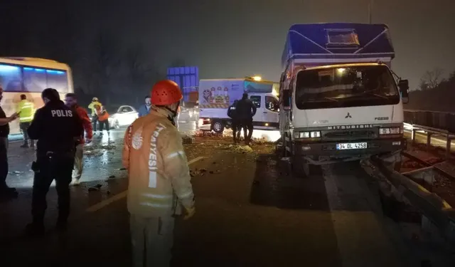 Bayrampaşa'da çalışma sırasında yol çöktü: Göçük altında kalanlar var