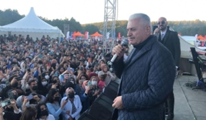 Binali Yıldırım'dan Aşık Veysel türküsü