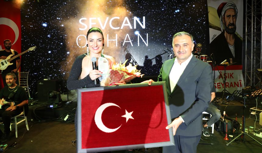 Festivalde Sevcan Orhan rüzgarı esti
