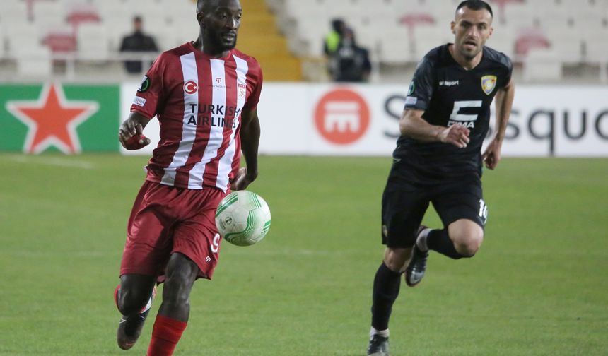 Sivasspor, 7 gollü maçta kaybetti