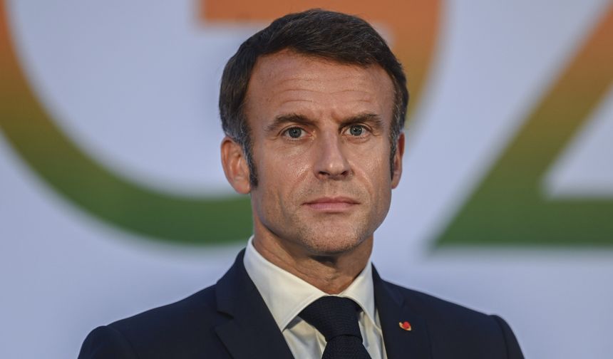 Macron'dan sosyal medya çıkışı