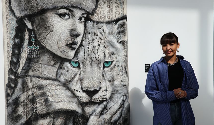 Halıya resim yapan Kazak ressama beğeni yağdı