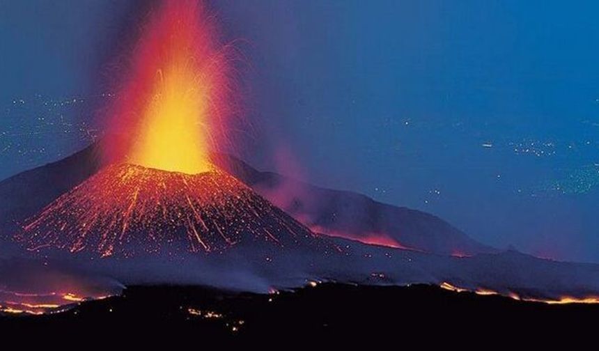 Etna Yanardağı'nda volkanik hareketlilik devam ediyor!