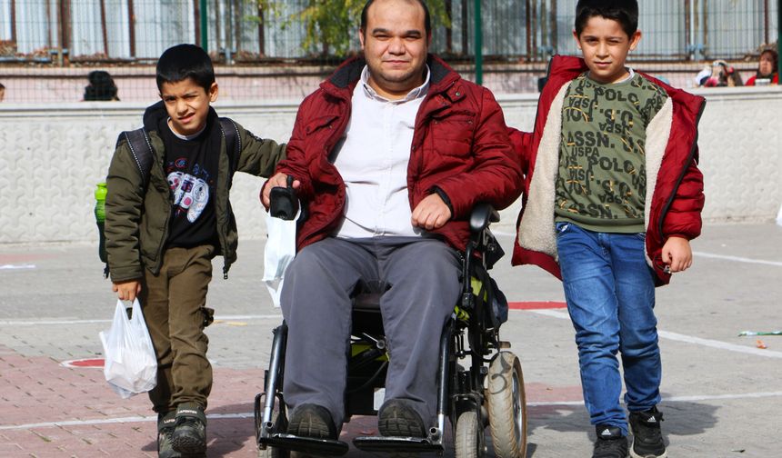 Türkiye'nin konuştuğu 'koca yürekli' baba: Engelli olmak bahane değil!