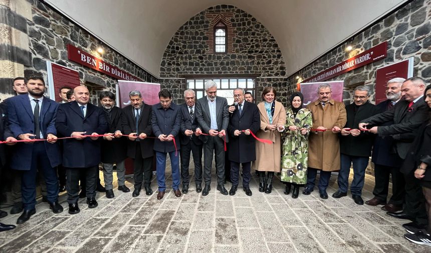 Diyarbakır’da Sezai Karakoç Kültür ve Edebiyat Evi açıldı