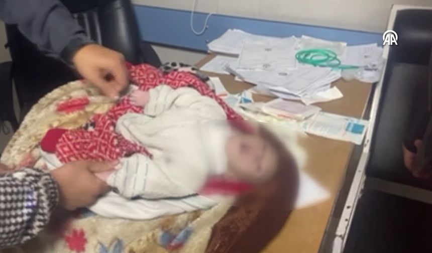 40 günlük Gazzeli bebek açlıktan ölmek üzere iken hastaneye getirildi