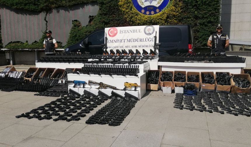 İstanbul'da yüzlerce silah ele geçirildi!