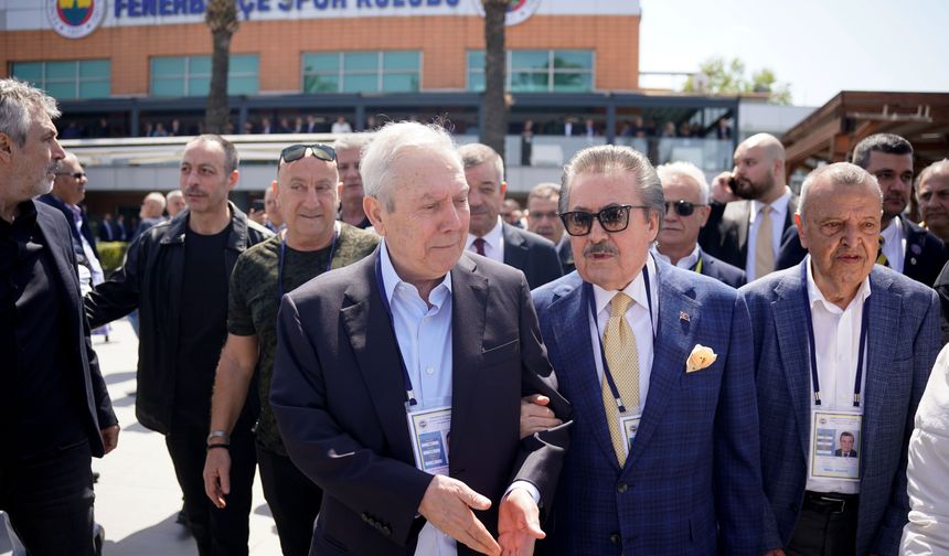 Aziz Yıldırım 6 yıl sonra Fenerbahçe tesislerine geldi