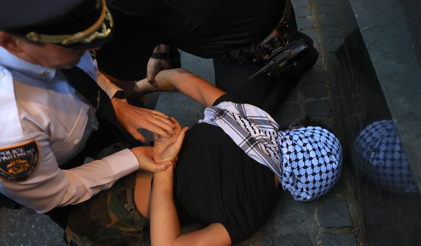 New York'ta Filistin'e destek gösterisine polis müdahale etti