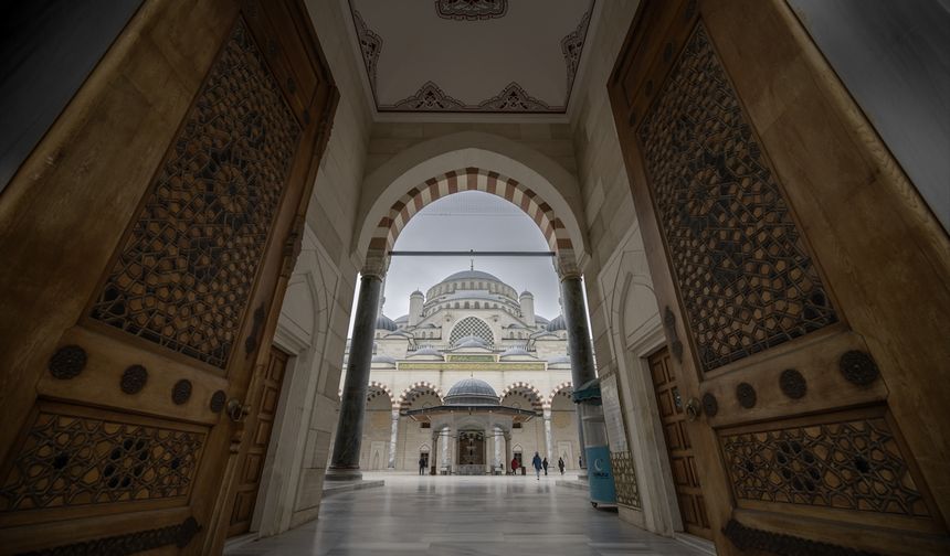 Büyük Çamlıca Camisi Türkiye'nin en modern külliyesi niteliğinde