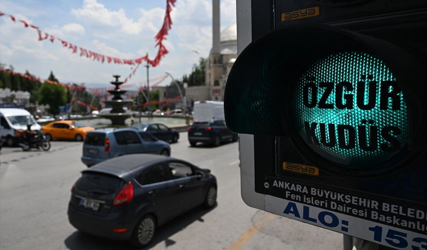 Özgür Filistin çağrısı Ankara'nın trafik ışıklarında!