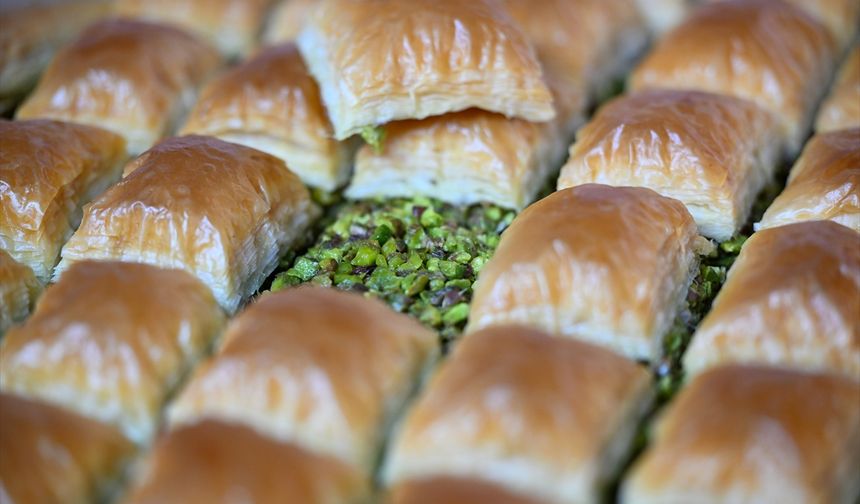 Baklavacıların bayram mesaisi sürüyor