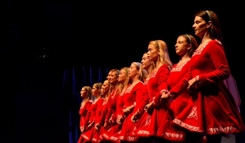 36. 'Uluslararası Altın Karagöz Halk Dansları Yarışması' başladı