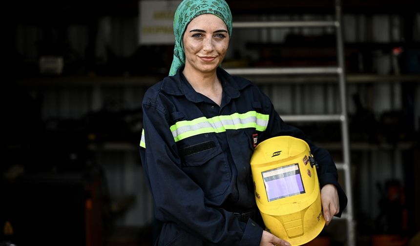 Kaynak ustası kadın, mesleğe daha çok kadın kazandırmak istiyor