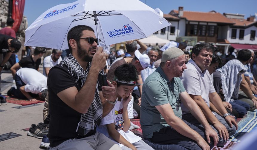 81 ilde Haniye için gıyabi cenaze namazı kılındı!