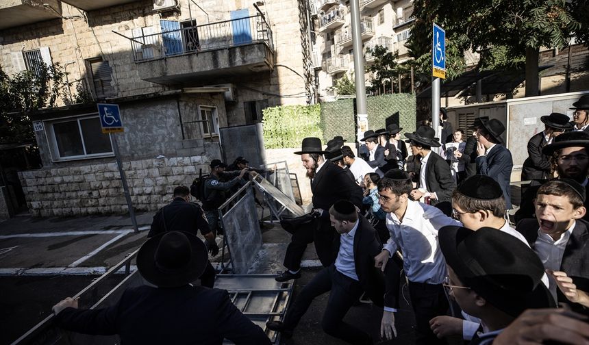 Ortodoks Yahudilerden zorunlu askerlik protestosu!