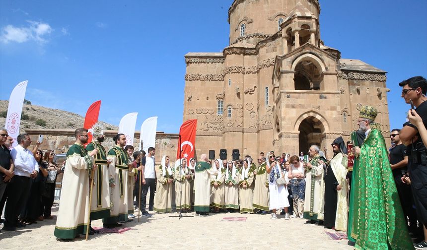 Akdamar Kilisesi 12'nci ayine ev sahipliği yapıyor