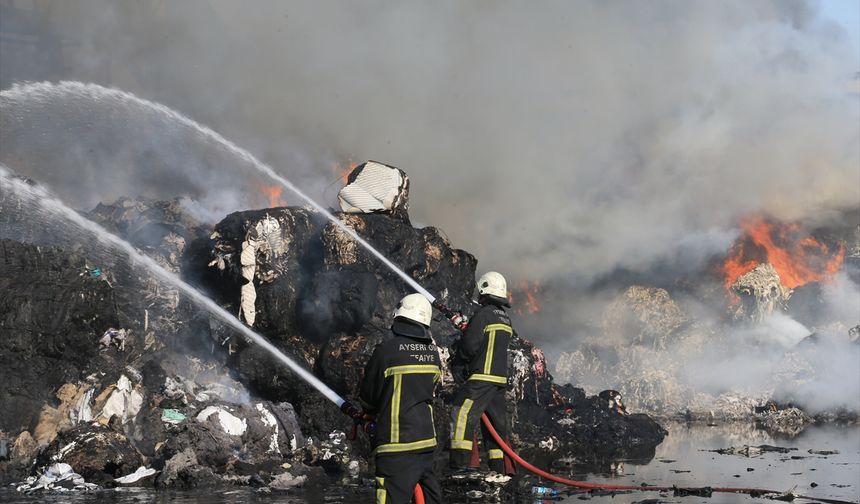 Kayseri'de keçe fabrikasında yangın çıktı