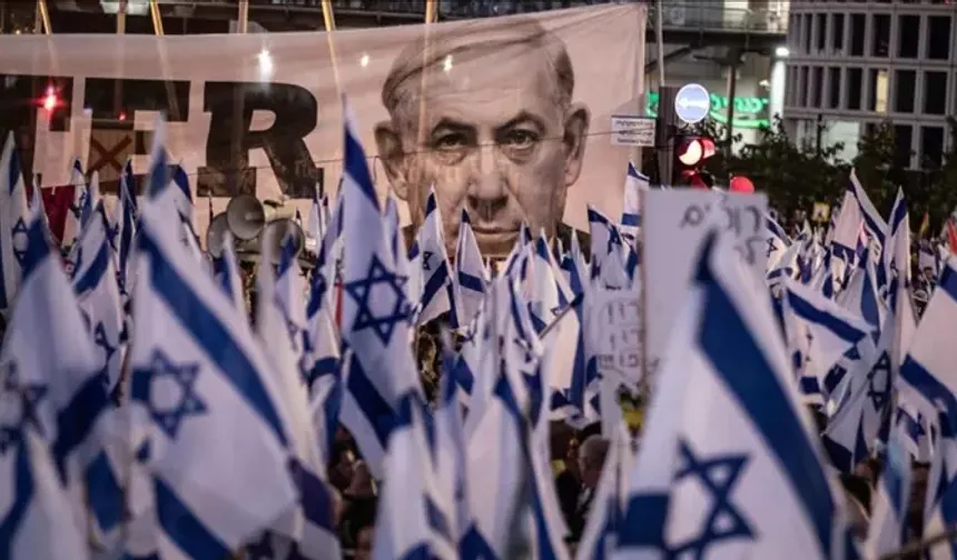 İsrailliler, Netanyahu'nun evinin önünde gösteri düzenledi