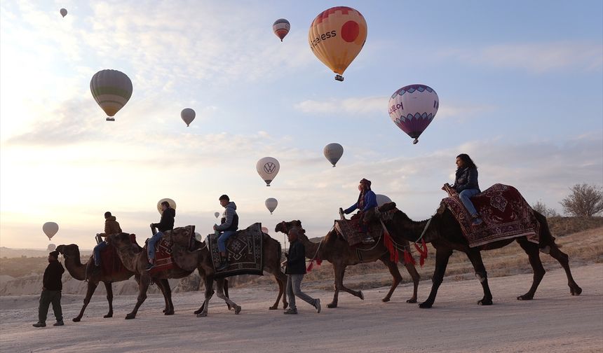 Kapadokya'da sıcak hava balonları rekora uçtu