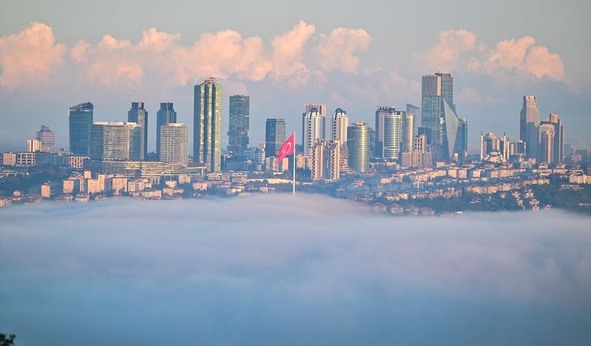 İstanbul'un bazı ilçelerinde sis etkili oldu