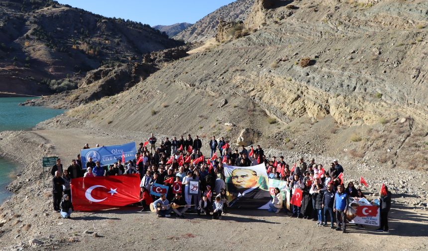 Doğa yürüyüşü ile Cumhuriyet coşkusunu yaşadılar