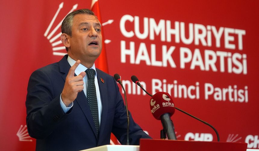 Özgür Özel: Hukuksuzluktan medet umar hale gelmişler!