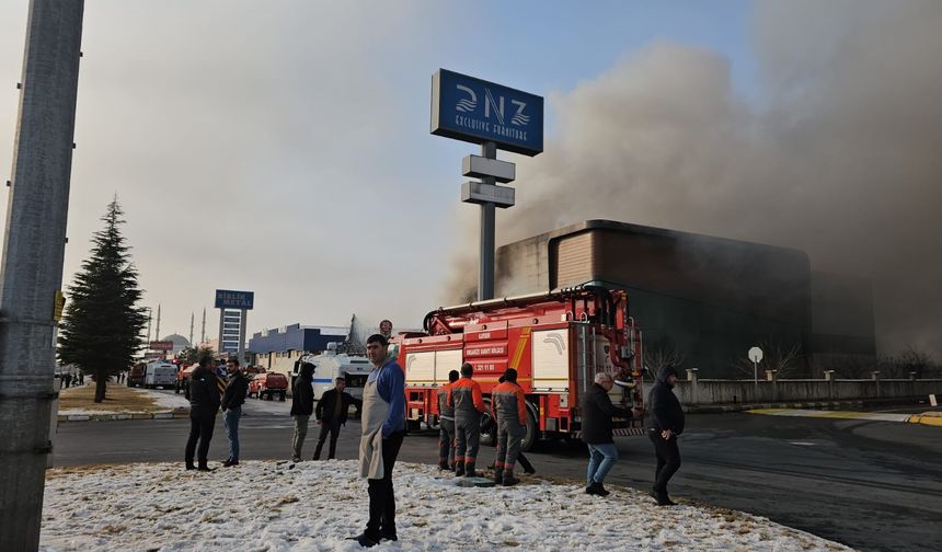 Kayseri'de büyük yangın: Can kayıpları var!