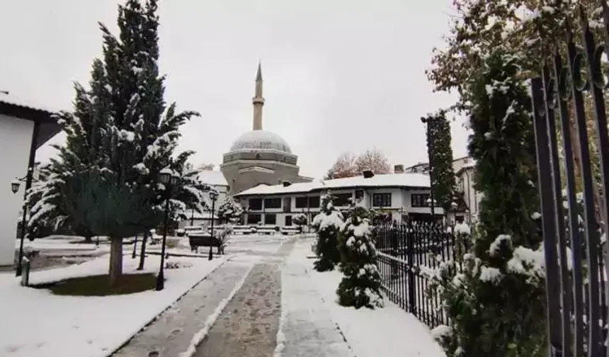 Kosova’da kartpostallık kar manzaraları