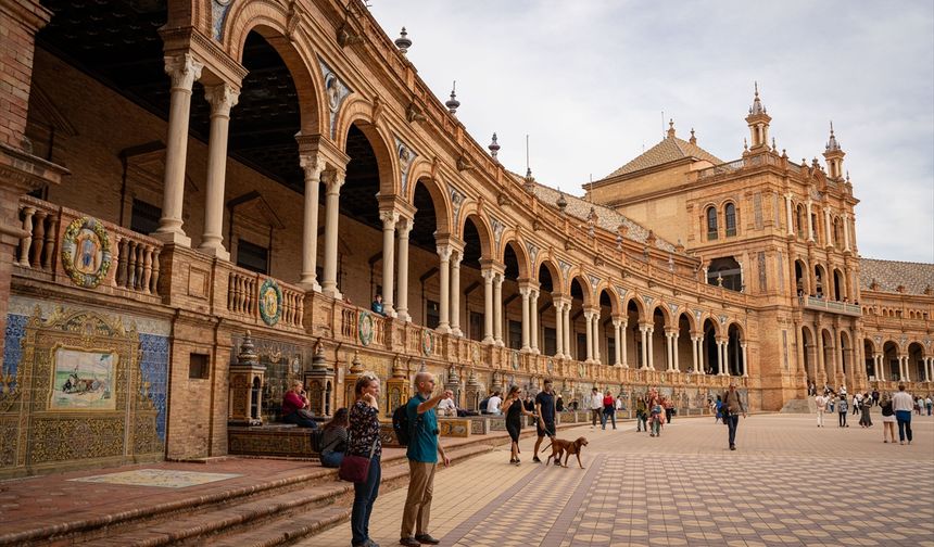 Sevilla'da zamanın durduğu yer: Plaza de Espana