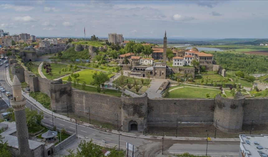 Diyarbakır’da 7 eğitim kurumu süresiz olarak kapatıldı!