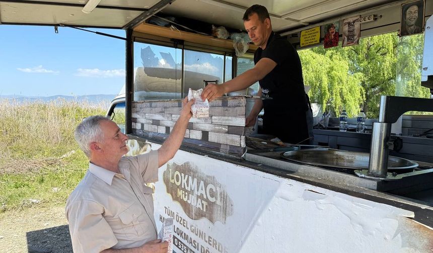 Papa Francis adına lokma döktürdü