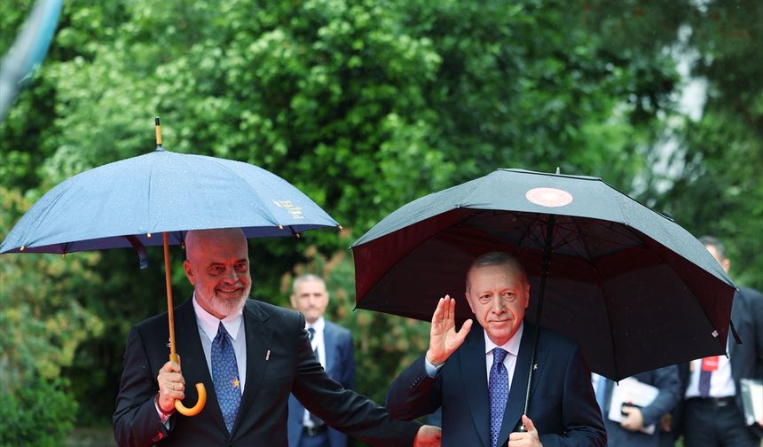 Erdoğan: Bölündükçe zayıflıyoruz, birleştikçe güçleniyoruz!