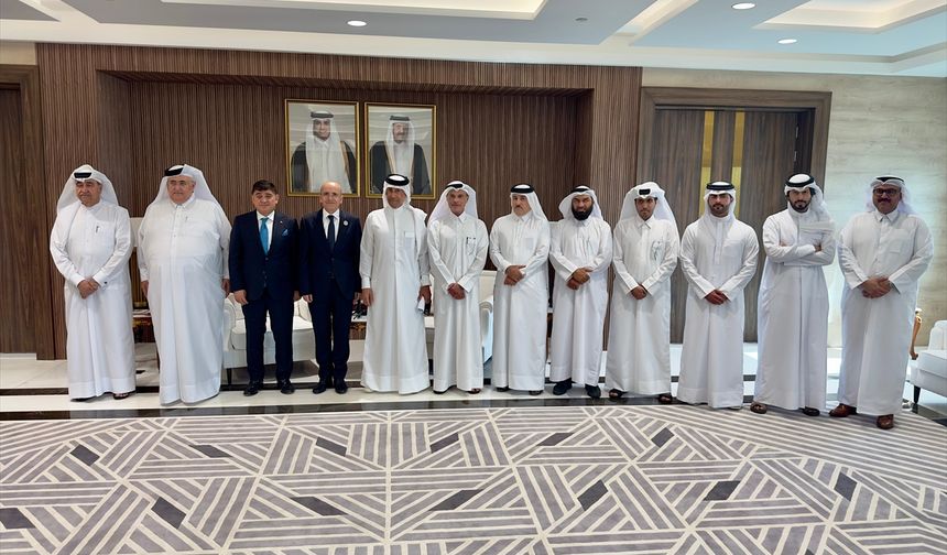 Bakan Şimşek, Doha'da Türkiye'deki yatırım fırsatlarını anlattı!