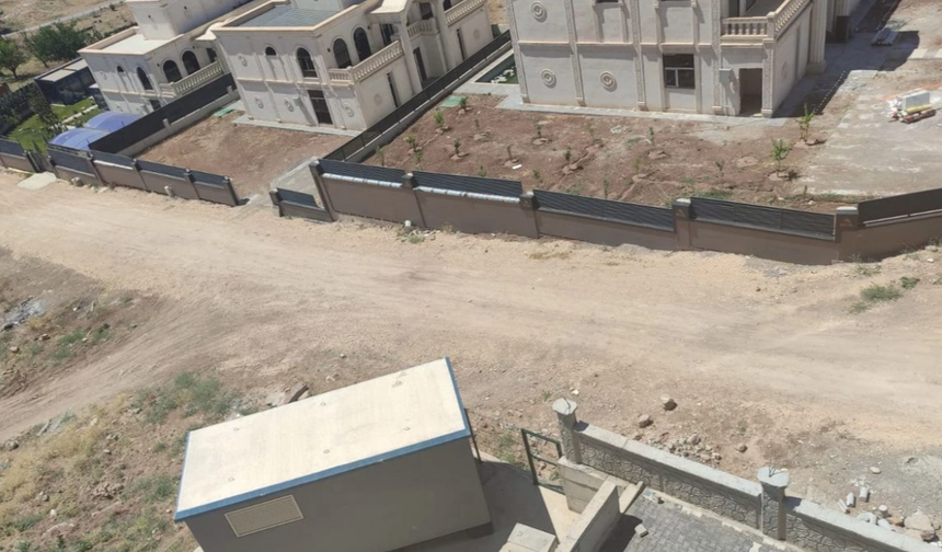 Diyarbakır’da Yeni Yerleşim Alanında Skandal: Azel Konakları Sakinleri Toz Duman İçinde!
