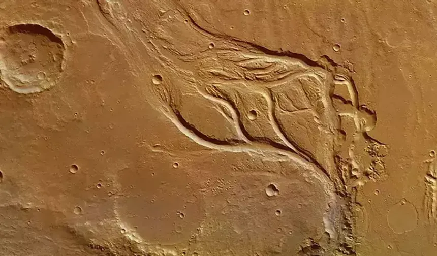 Mars'ta eski nehir izleri keşfedildi