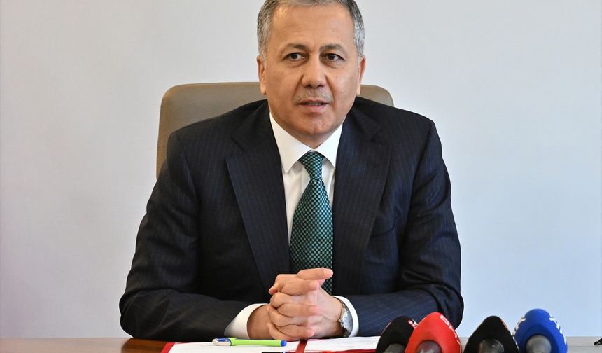 Kırmızı bültenle aranan 10 suçlu Türkiye’ye getirildi