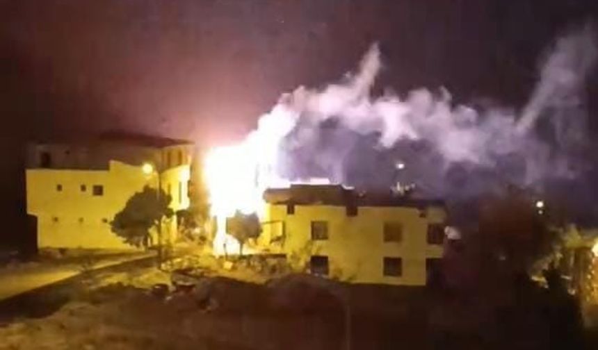 Diyarbakır'da trafo bomba gibi patladı
