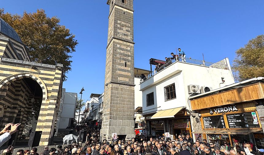 Tahir Elçi anıldı