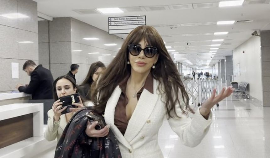 Ela Rümeysa Cebeci adliyeye geldi