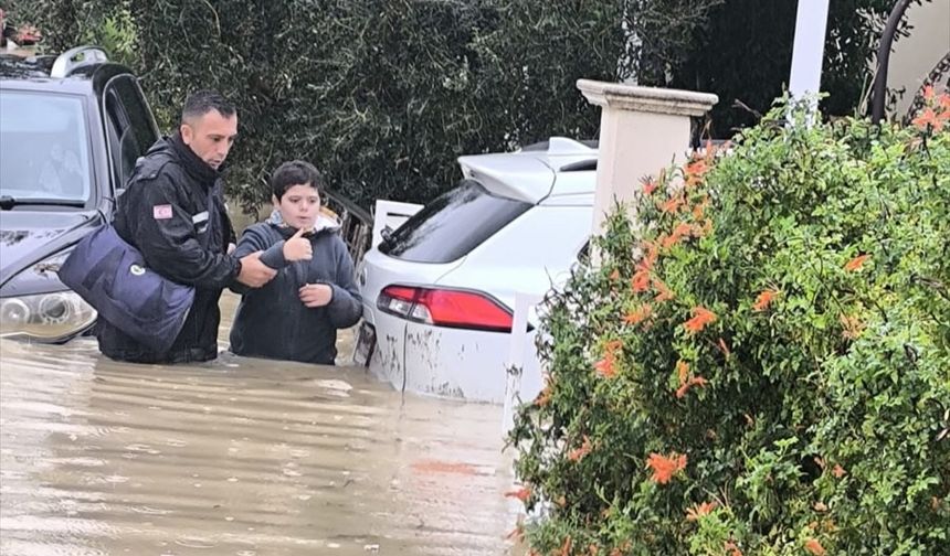 Şiddetli yağış bu kez KKTC'yi vurdu!