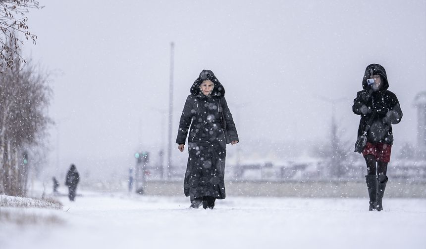 Doğu illerinde kar etkili oluyor!