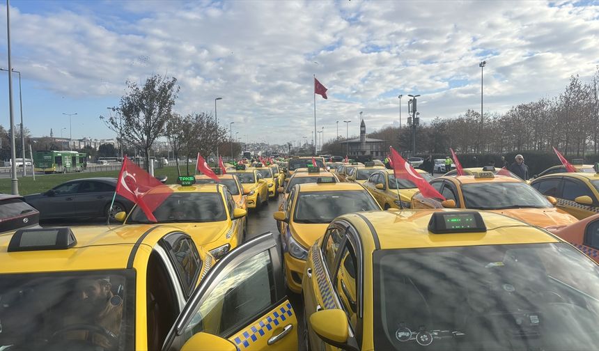 İstanbul'da taksiciler korsan taşımacılığa karşı ayaklandı!