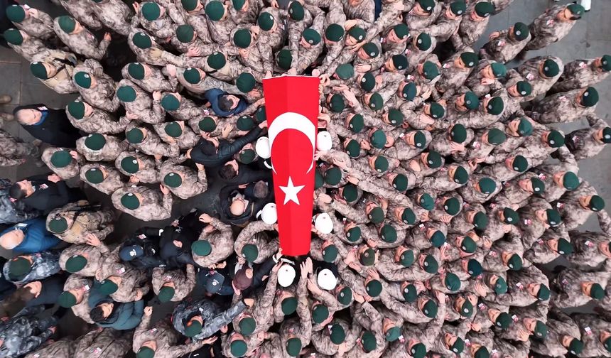 Şehit polise silah arkadaşlarından duygusal veda