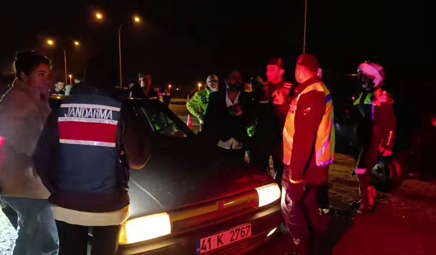 Alkollü sürücü polise direndi, diğeri tepki gösterdi!