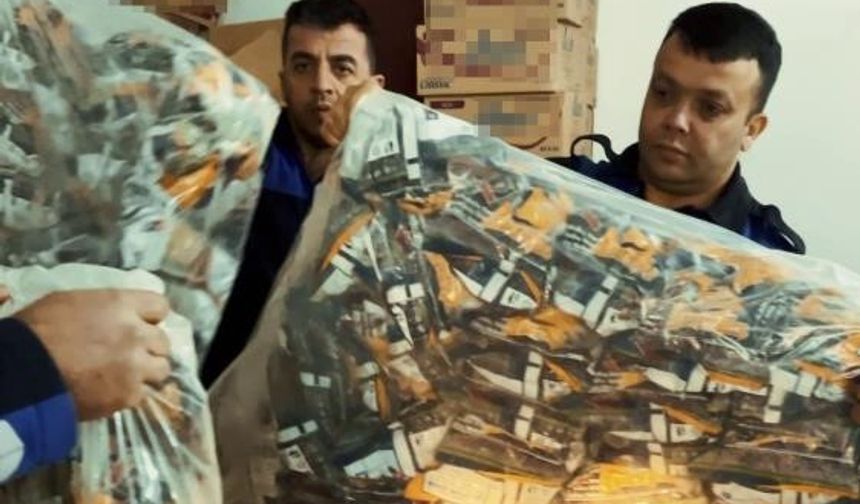 Çocukları zehirleyeceklerdi: 2 ton cips, şekerleme ve çikolata imha edildi!