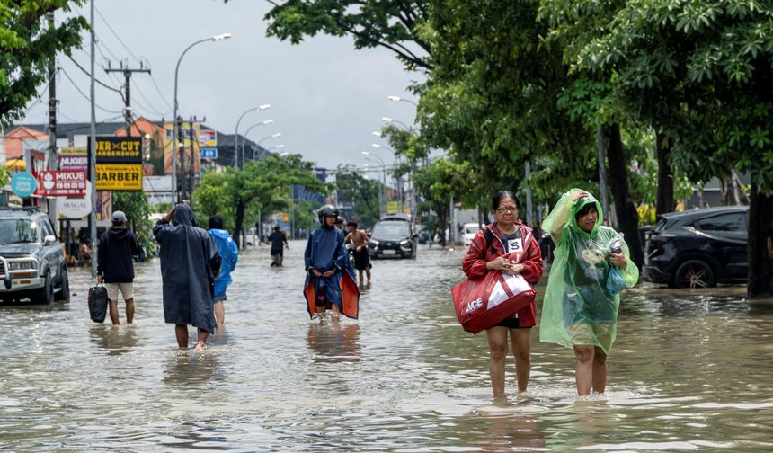 Şiddetli yağışlarda ölü sayısı 950'ye yükseldi!