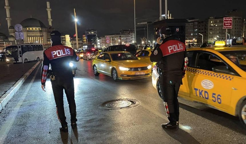 İstanbul'da 1062 kişi gözaltına alındı!