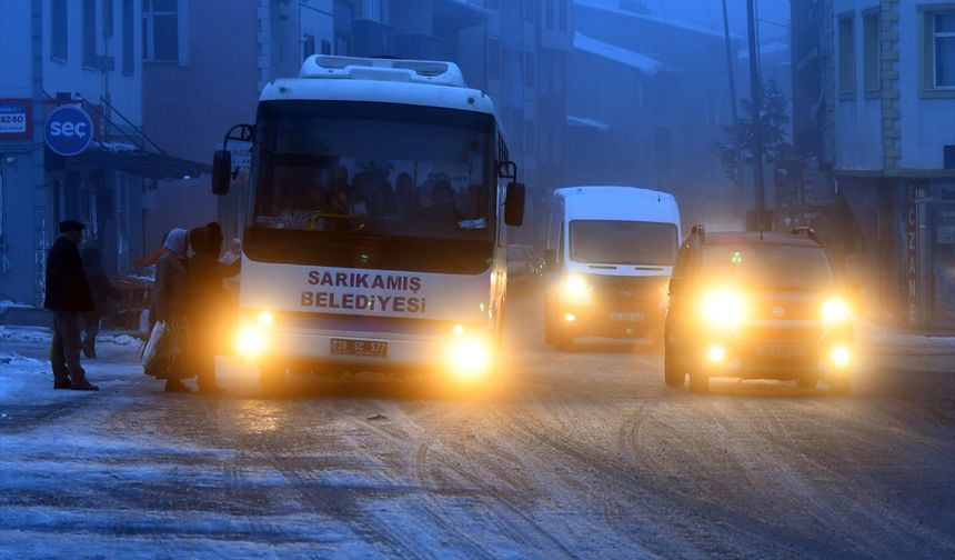 Kars'ta sis, soğuk, pus