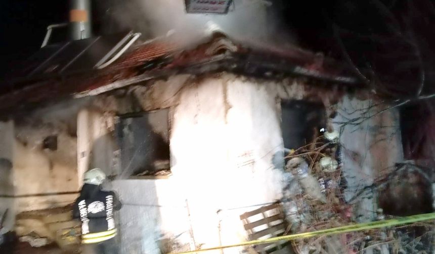 Konya’da yangın faciası: Oğlu öldü, anne yaralı